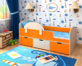 Кровать Малыш-мини с бортиком Дуб молочный/Оранжевый в Черлаке - cherlak.katalogmebeli.com | фото 1