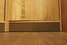 Шкаф для белья «Пилигрим» (Дуб Каньон светлый, Фон серый) в Черлаке - cherlak.katalogmebeli.com | фото 7